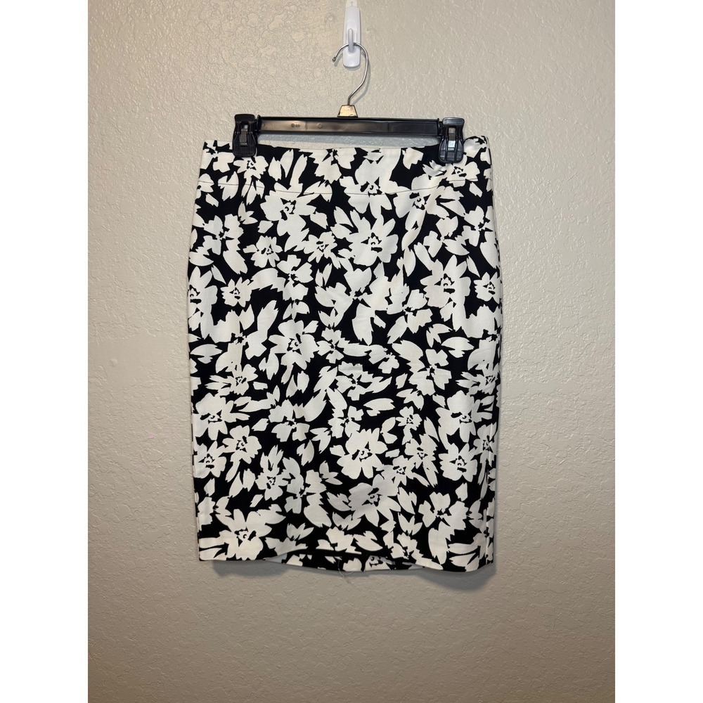 LOFT Women's Floral Pencil Skirt Black White Career Office Classic